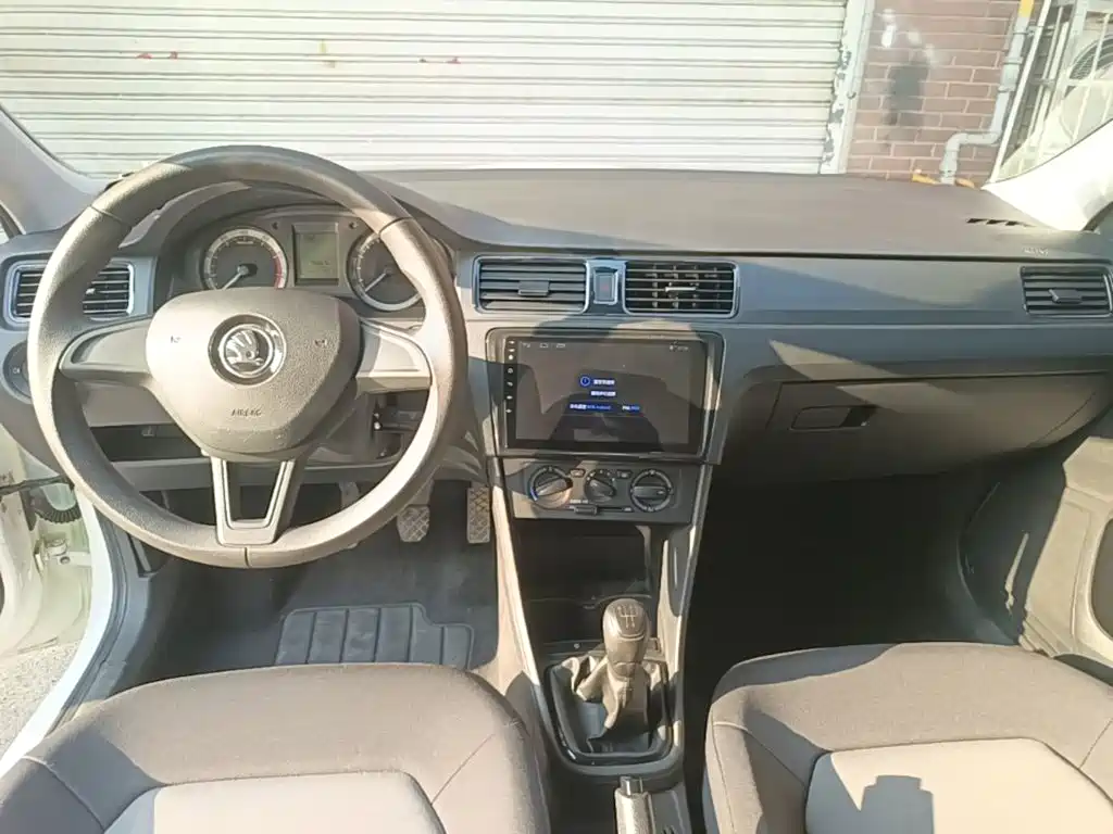 Skoda Rapid — миниатюра 13
