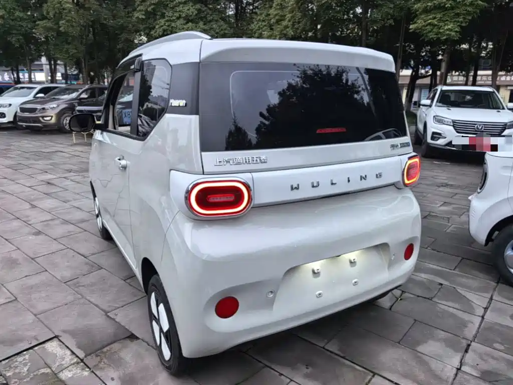 Wuling MINIEV — миниатюра 5
