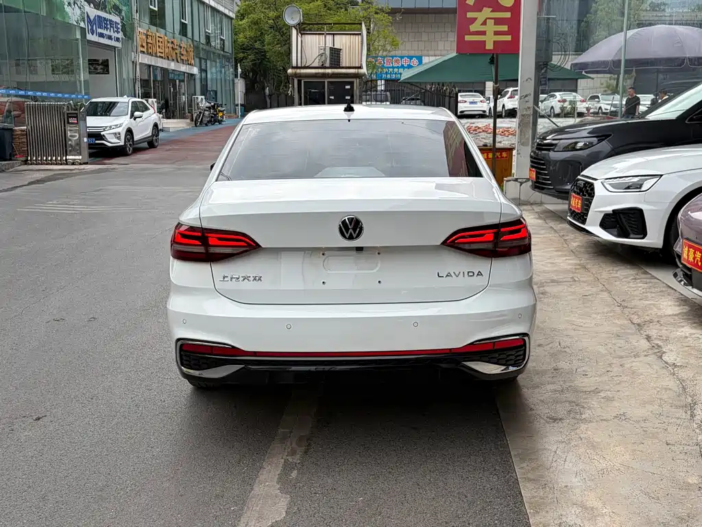 Volkswagen Lavida — миниатюра 9