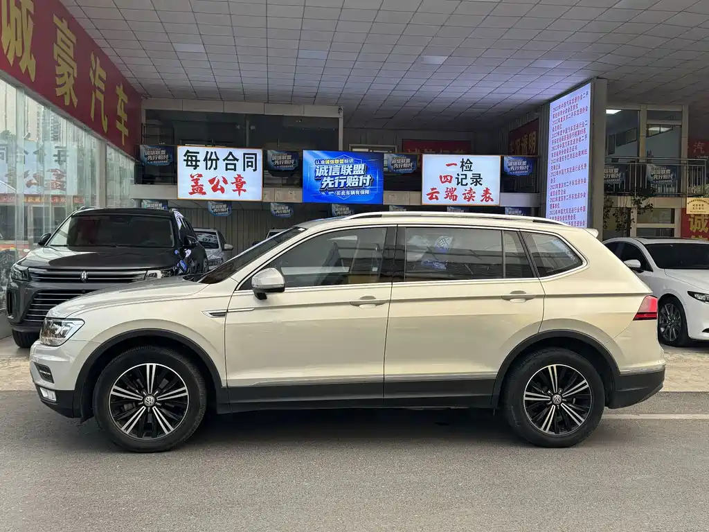 Volkswagen Tiguan L — миниатюра 9