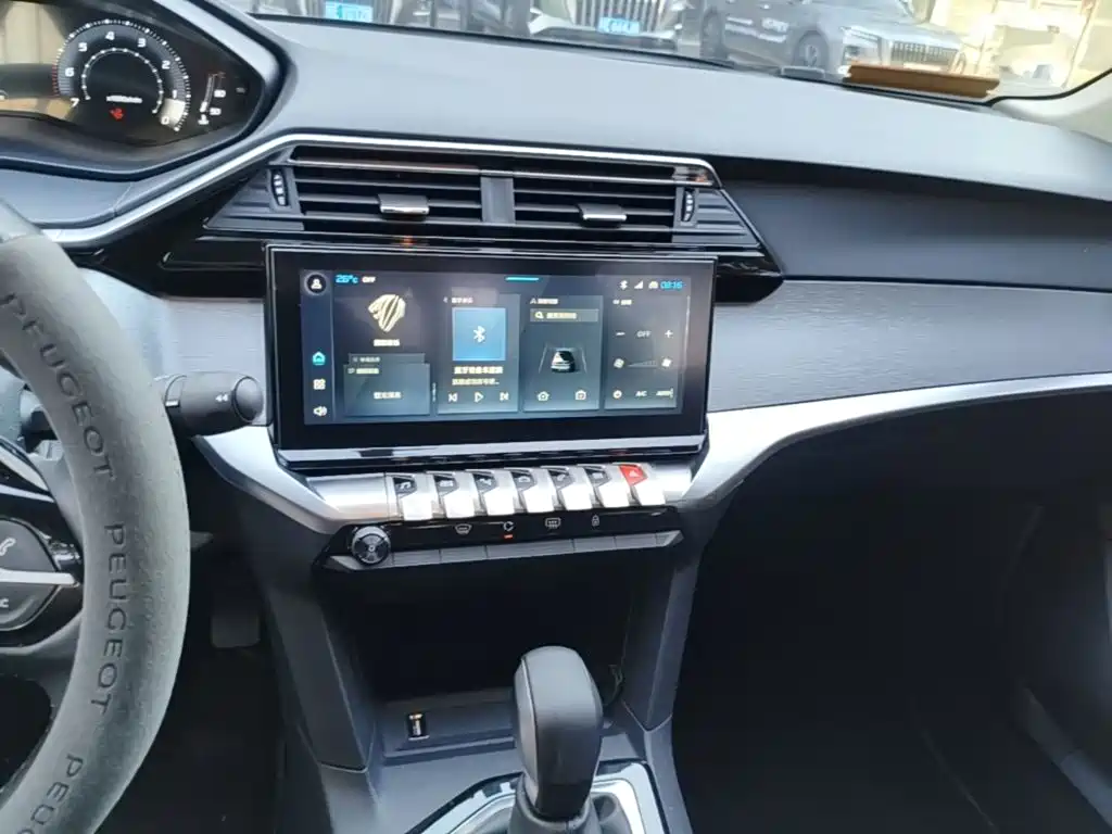 Peugeot 408 — миниатюра 13