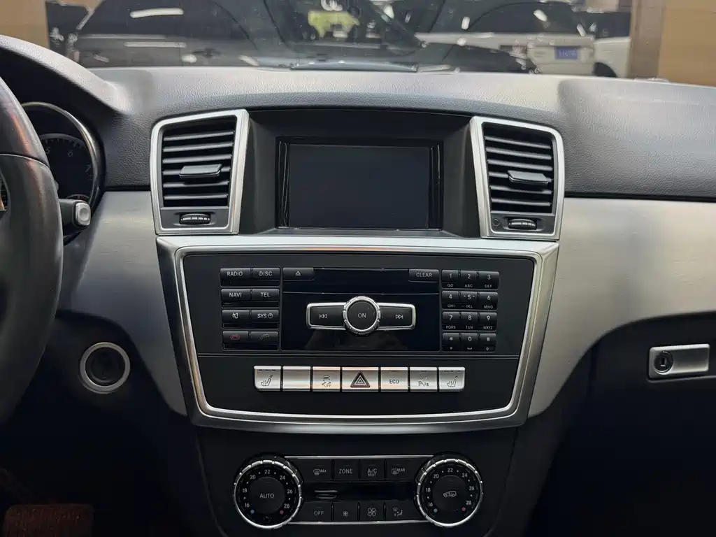 Mercedes-Benz M-Class — миниатюра 9