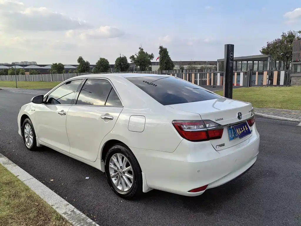 Toyota Camry — миниатюра 6