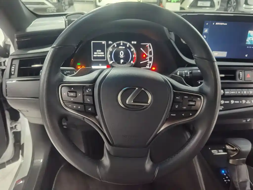 Lexus ES — миниатюра 10