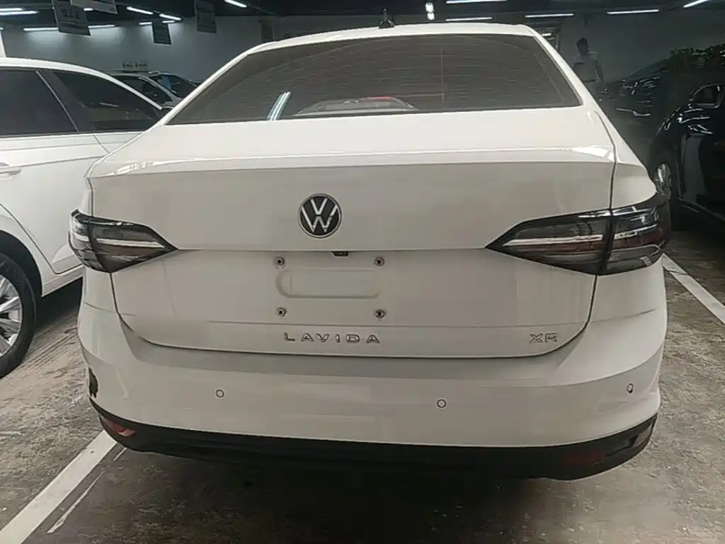 Volkswagen Lavida — миниатюра 6