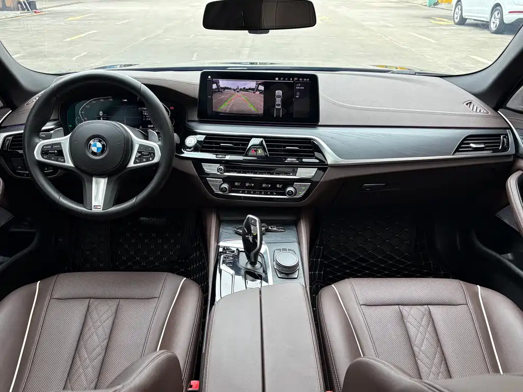 BMW 5 Series — миниатюра 9