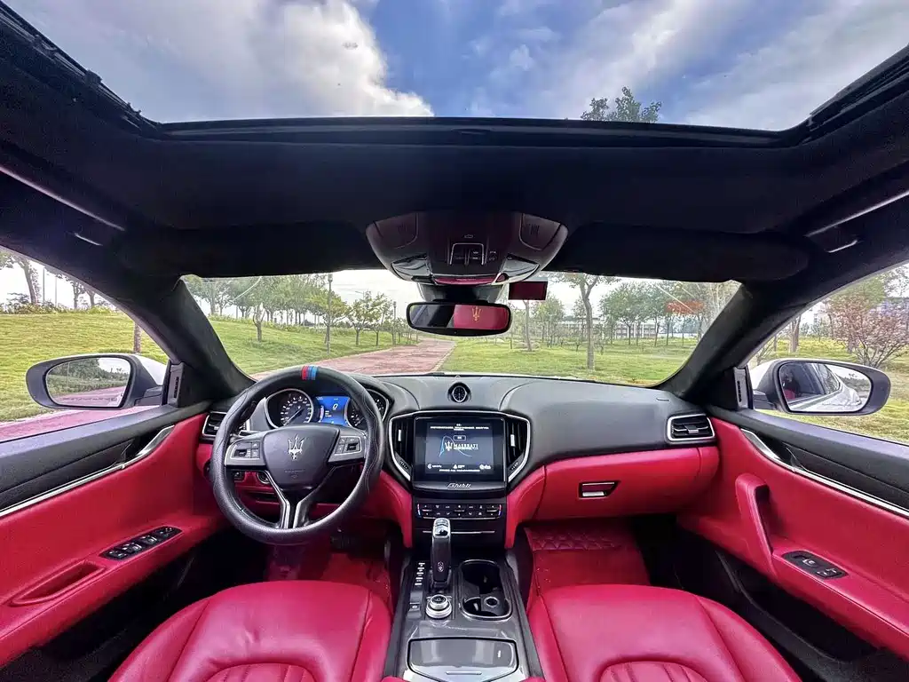 Maserati Ghibli — миниатюра 6