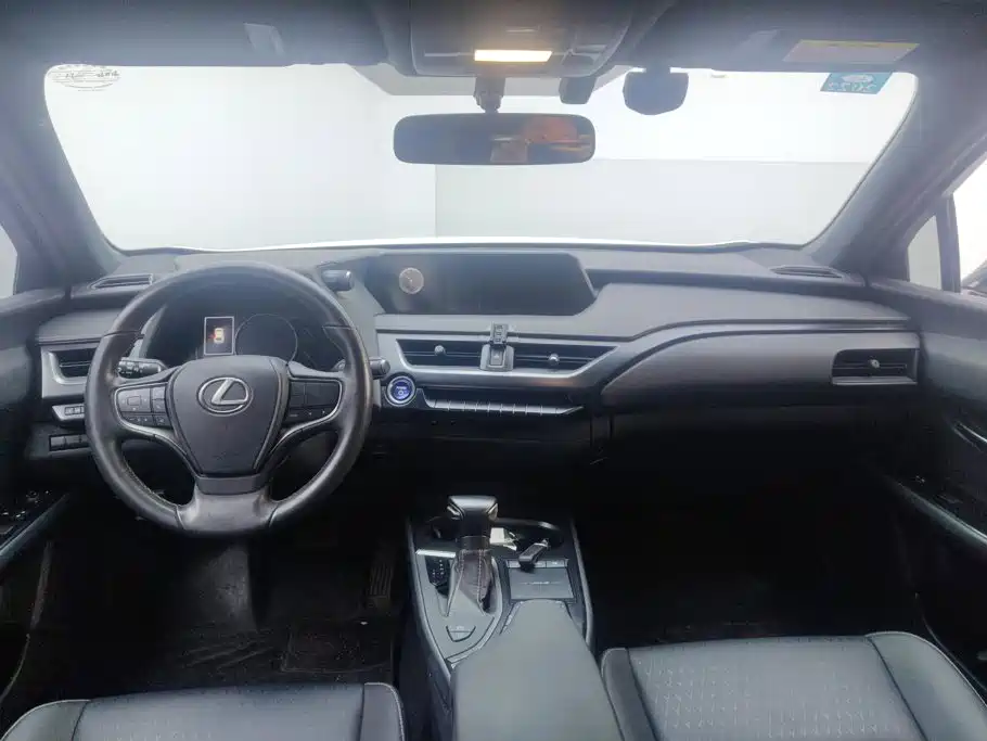 Lexus UX — миниатюра 12