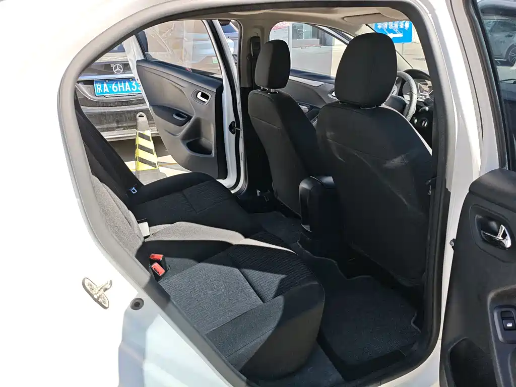 Citroen Elysee — миниатюра 10