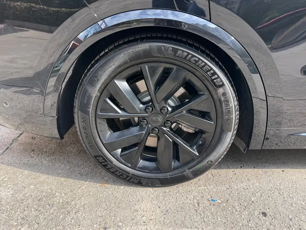 Li Auto Li L8 — миниатюра 15