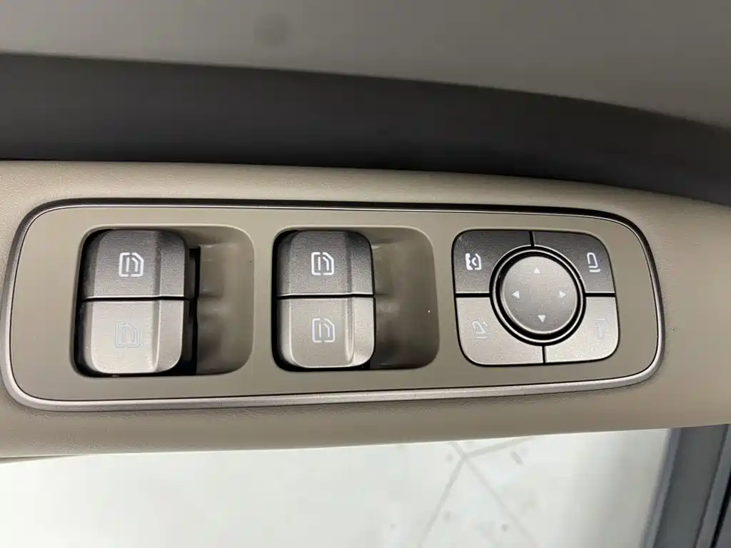 Li Auto Li i8 — миниатюра 25
