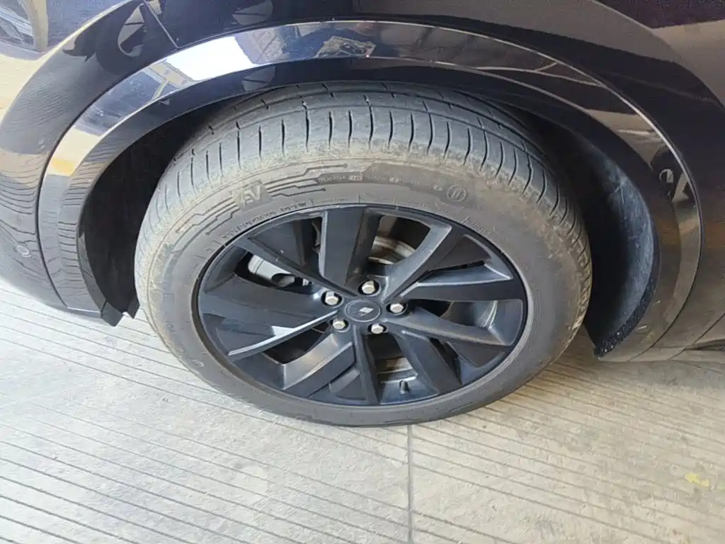 Li Auto Li L8 — миниатюра 23