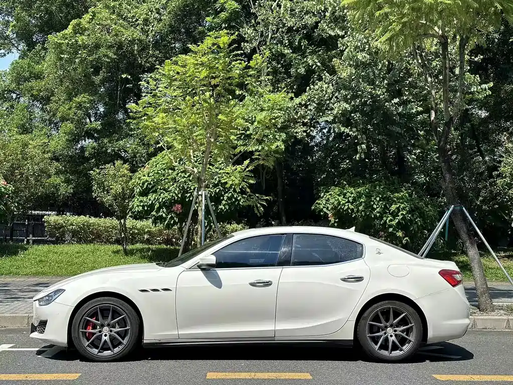 Maserati Ghibli — миниатюра 4
