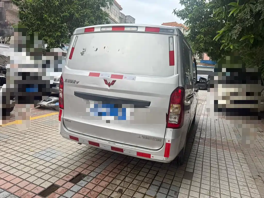 WULING WULING RONGGUANG V
