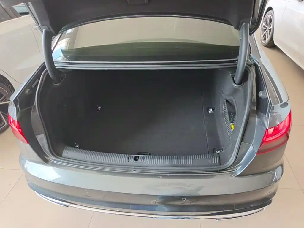 Audi A4L — миниатюра 19