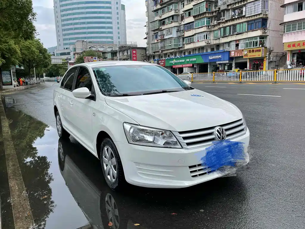 Volkswagen Santana — миниатюра 2
