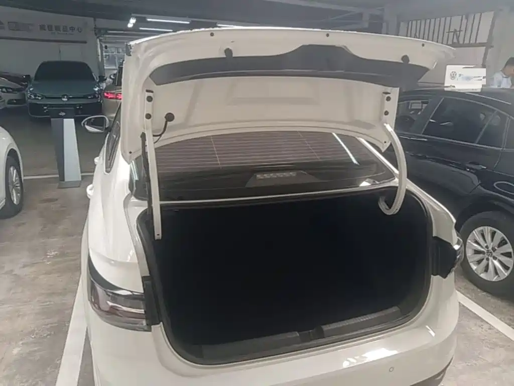 Volkswagen Lavida — миниатюра 19