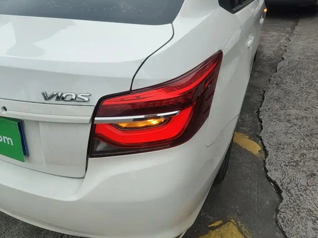 Toyota Vios — миниатюра 8