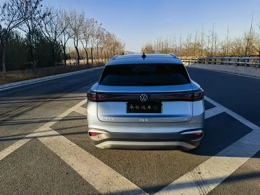 VOLKSWAGEN ID.4 X