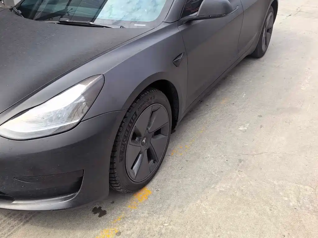 Tesla Model 3 — миниатюра 2