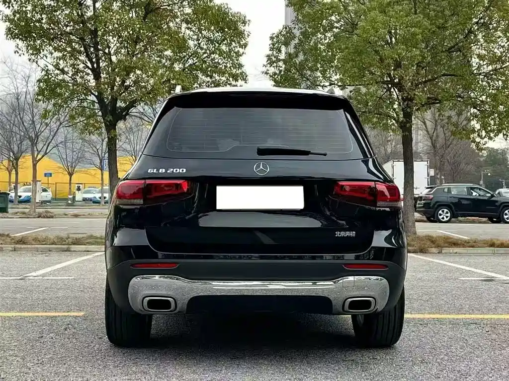 MERCEDES-BENZ GLB