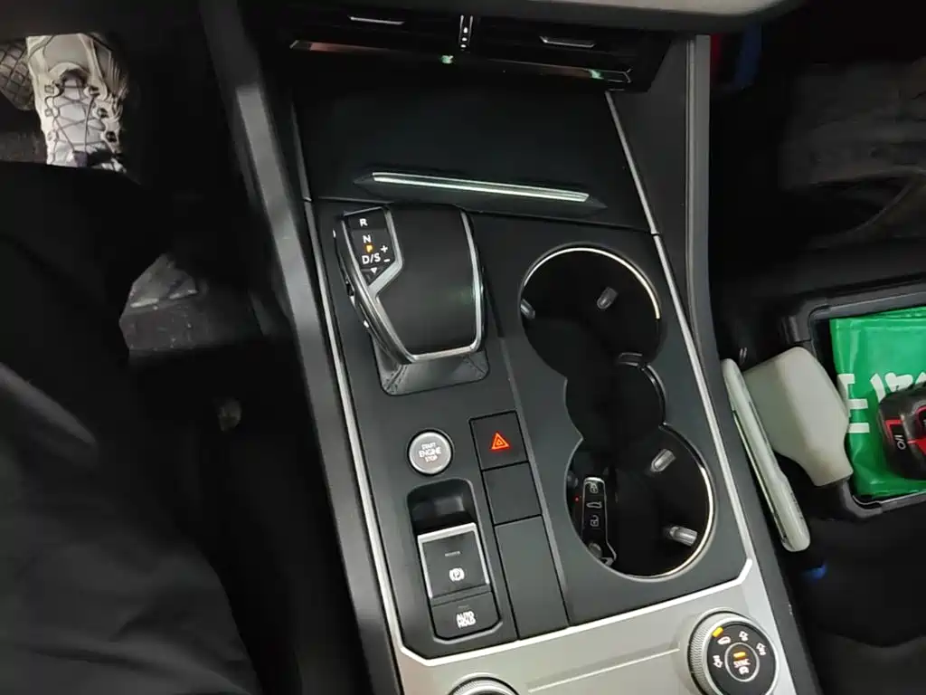 Volkswagen Touareg — миниатюра 14
