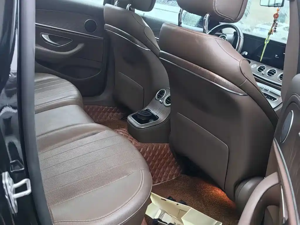 Mercedes-Benz E-Class — миниатюра 4