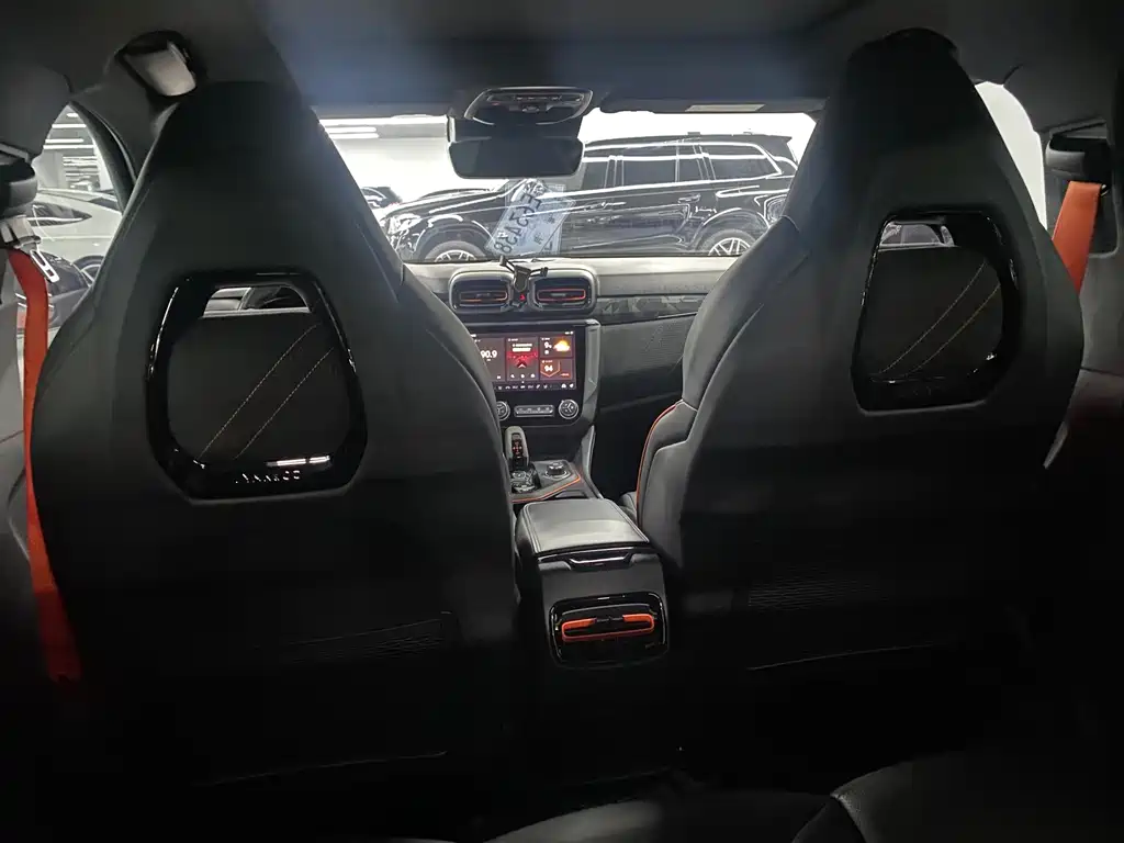 LYNK & CO. 02 HATCHBACK