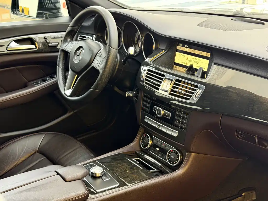 Mercedes-Benz CLS — миниатюра 9