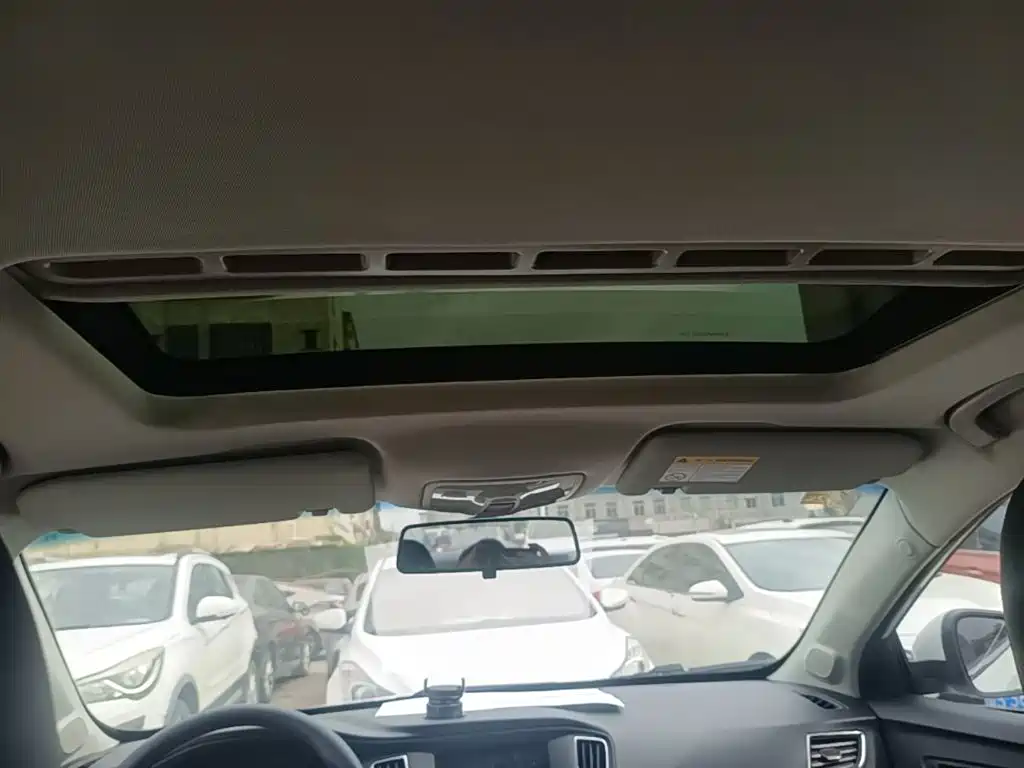 Roewe 360 — миниатюра 18