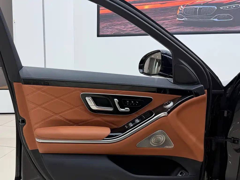 Mercedes-Benz S-Class — миниатюра 9