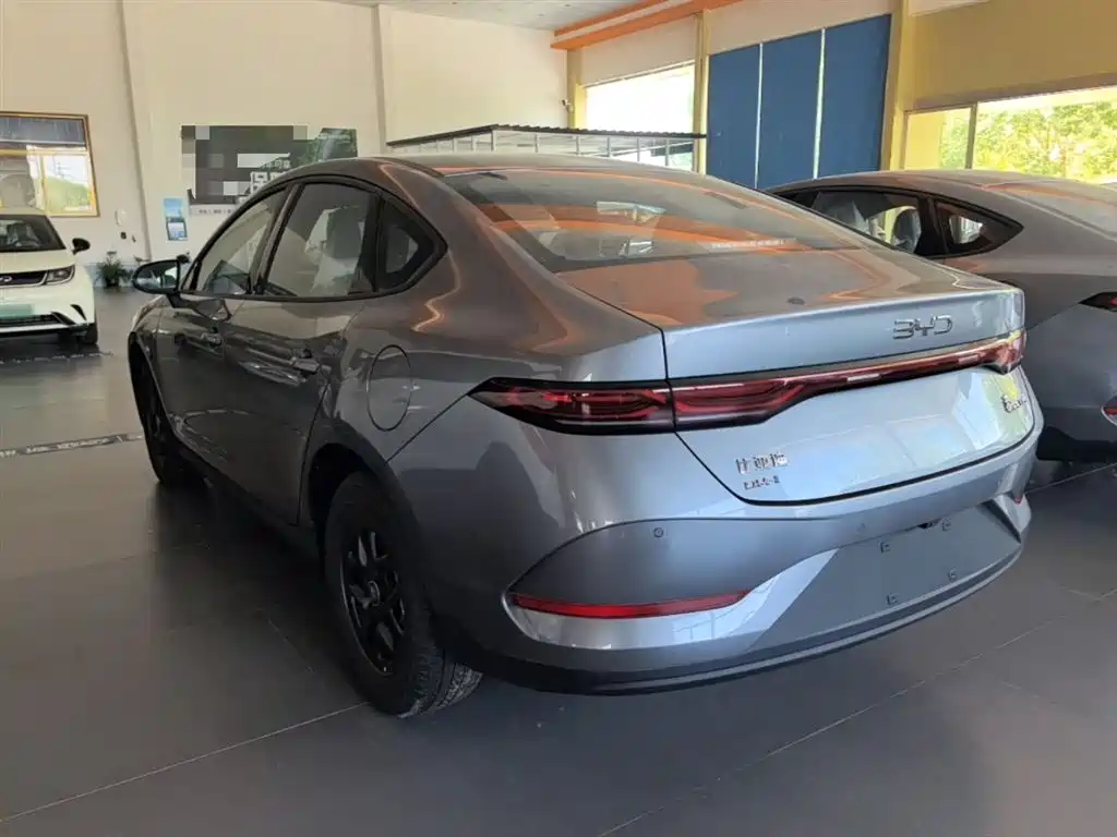 BYD Qin Plus PLUS 2025 DM-i Smart Drive 128KM