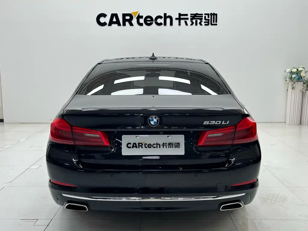 BMW 5 Series — миниатюра 7