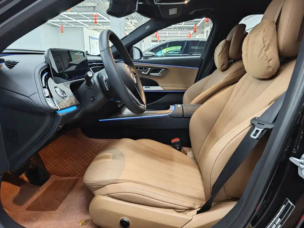 Mercedes-Benz E-Class — миниатюра 3