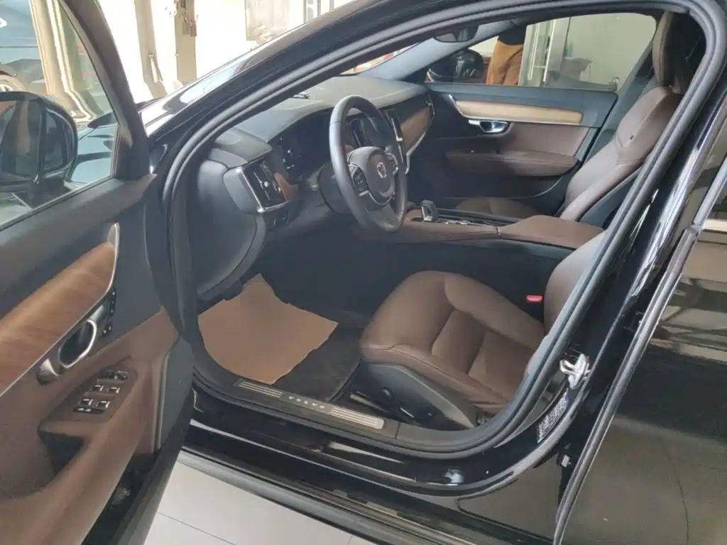 Volvo S90 — миниатюра 16