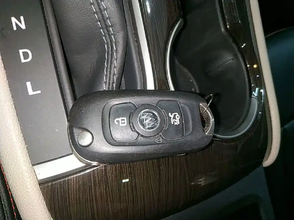 Buick Verano — миниатюра 9