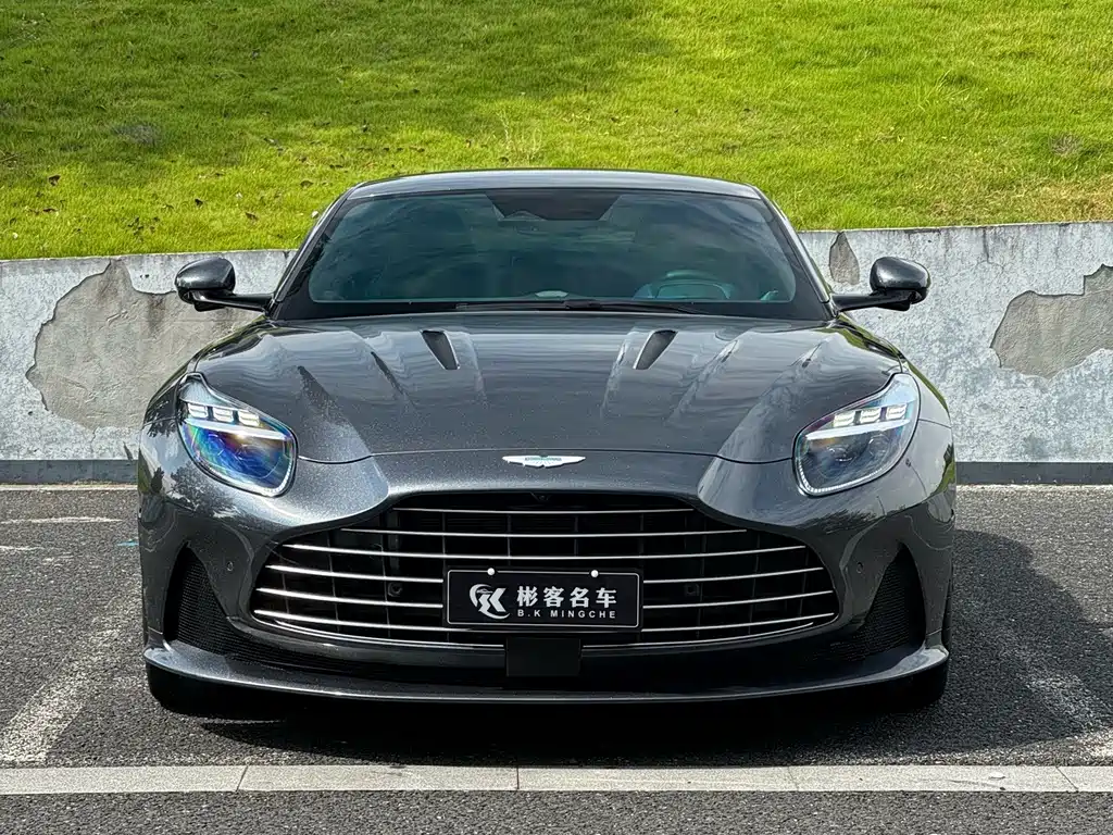 Aston Martin DB12 — миниатюра 2
