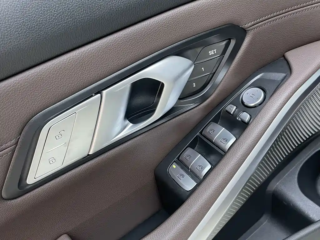 BMW 3 Series — миниатюра 17