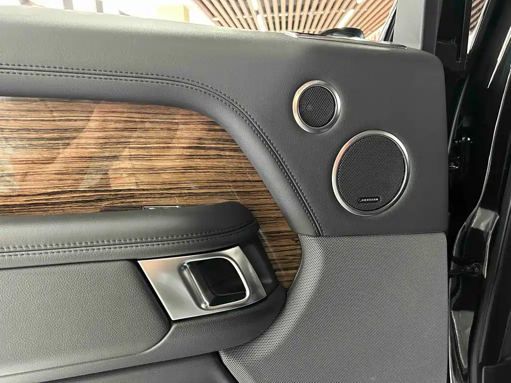 Land Rover Range Rover — миниатюра 13