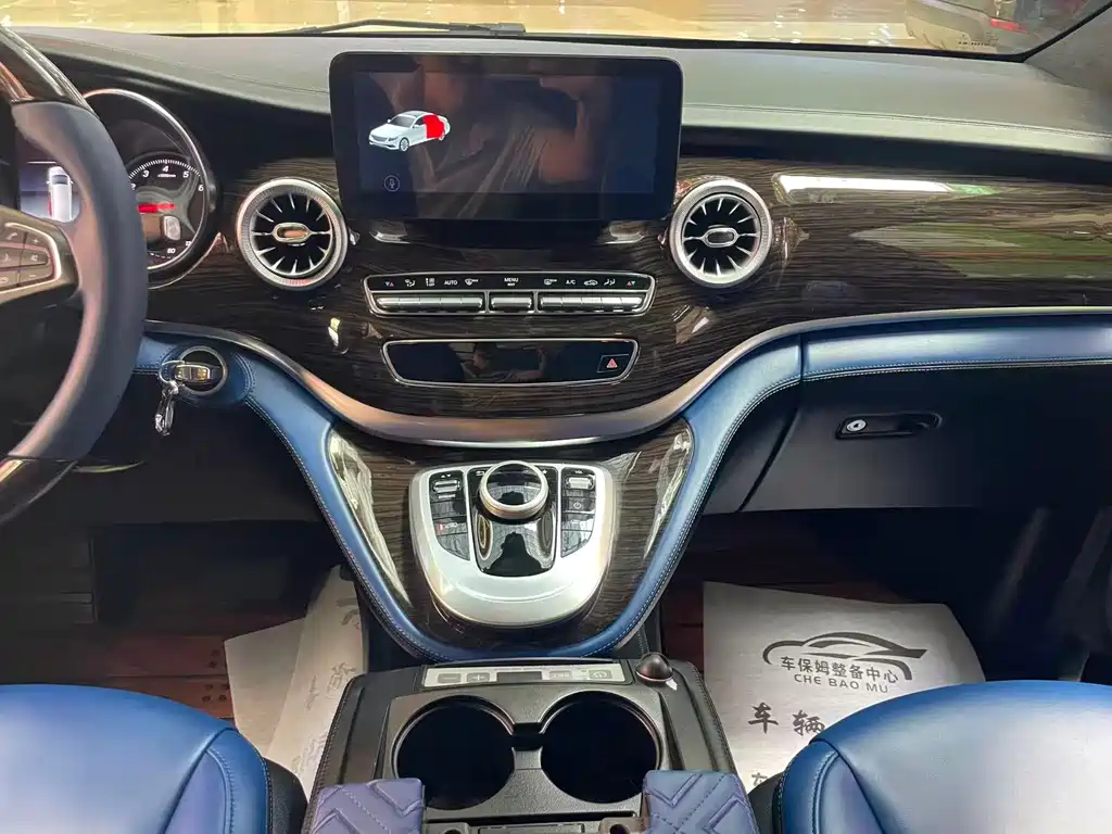 Mercedes-Benz V-Class (Import) — миниатюра 11
