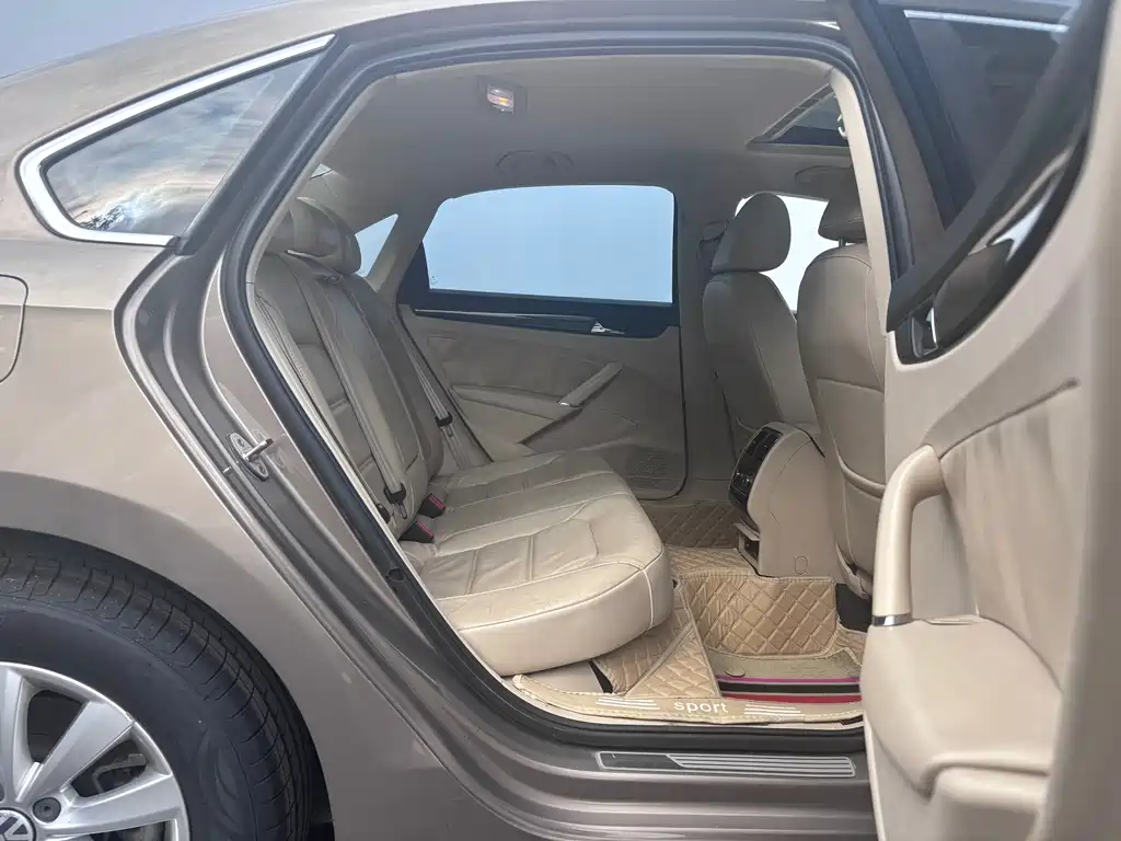 Volkswagen Passat — миниатюра 8