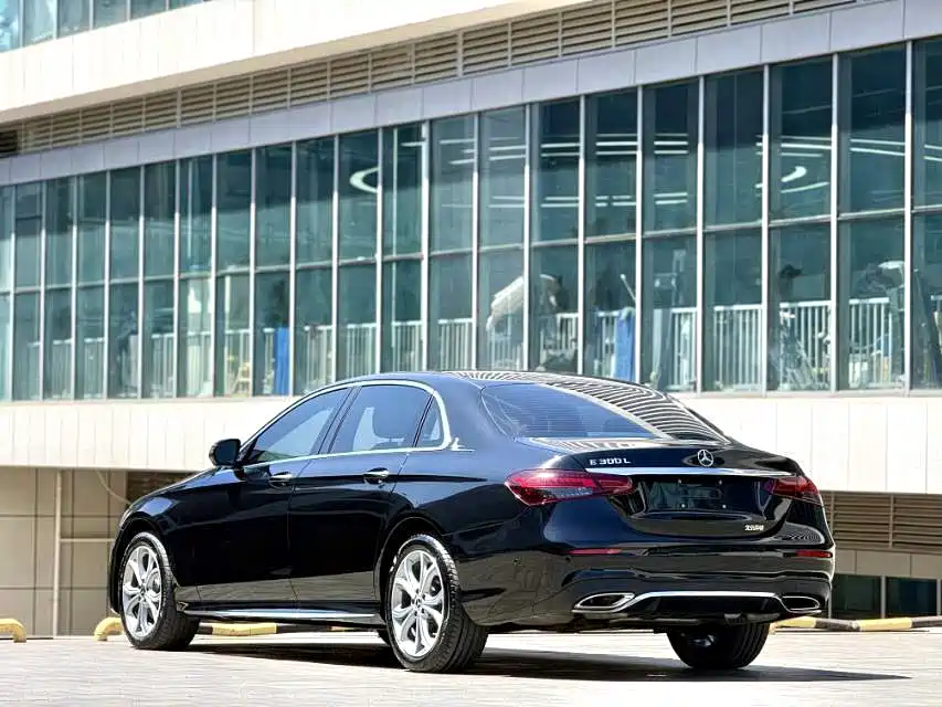 Mercedes-Benz E-Class — миниатюра 16