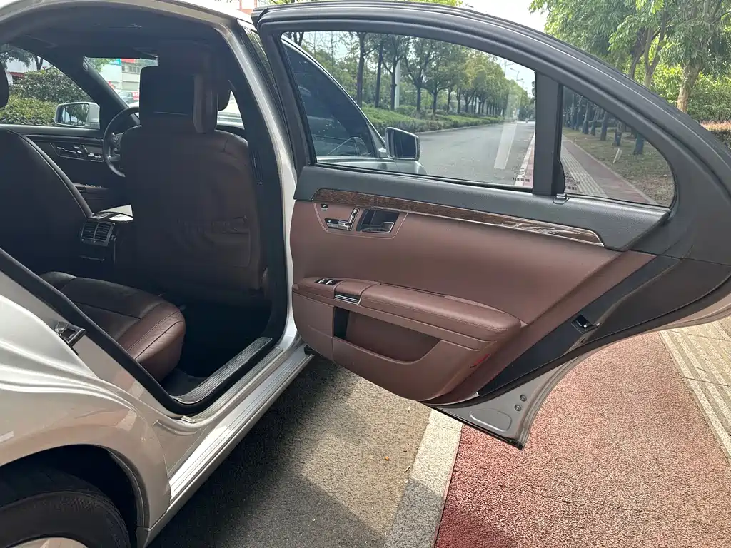Mercedes-Benz S-Class — миниатюра 11