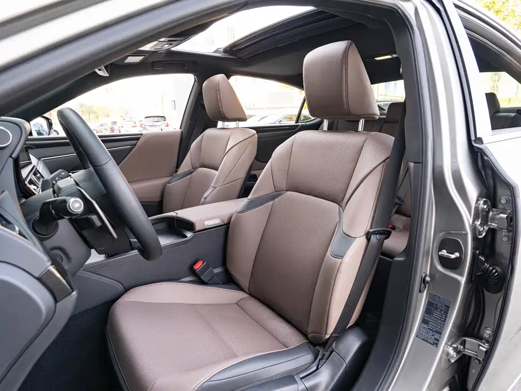 Lexus ES — миниатюра 11