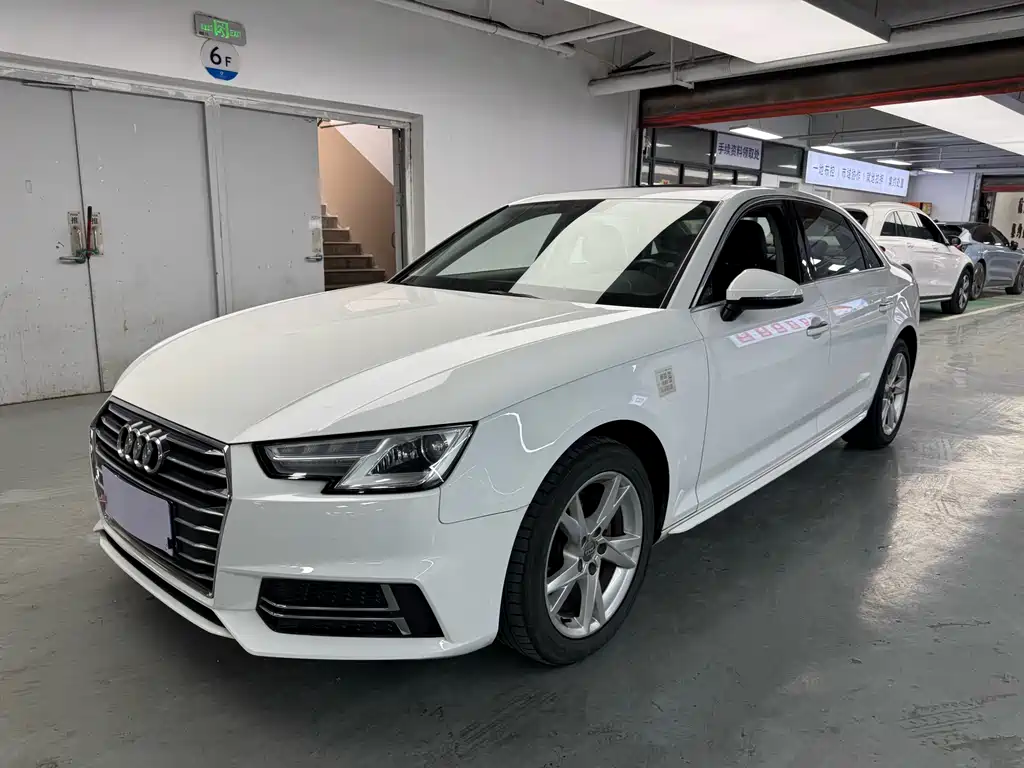 Audi A4L 2019
