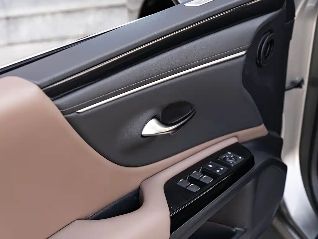 Lexus ES — миниатюра 18