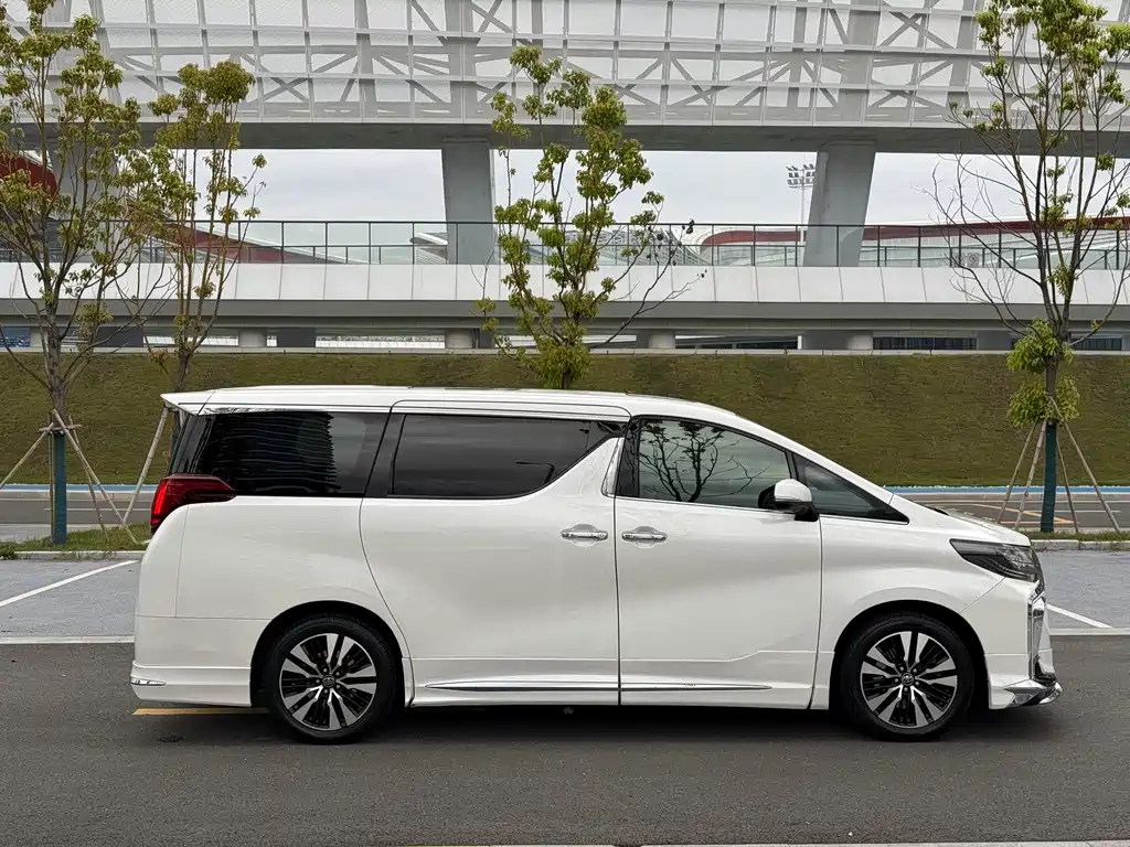 Toyota Alphard 2018 3.5L