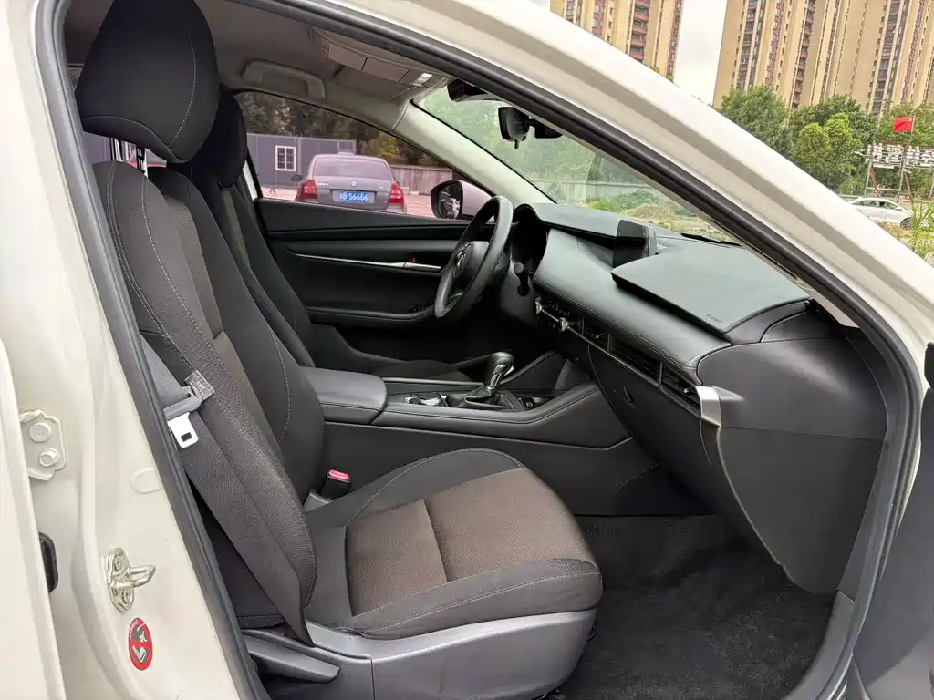 Mazda 3 Axela — миниатюра 7