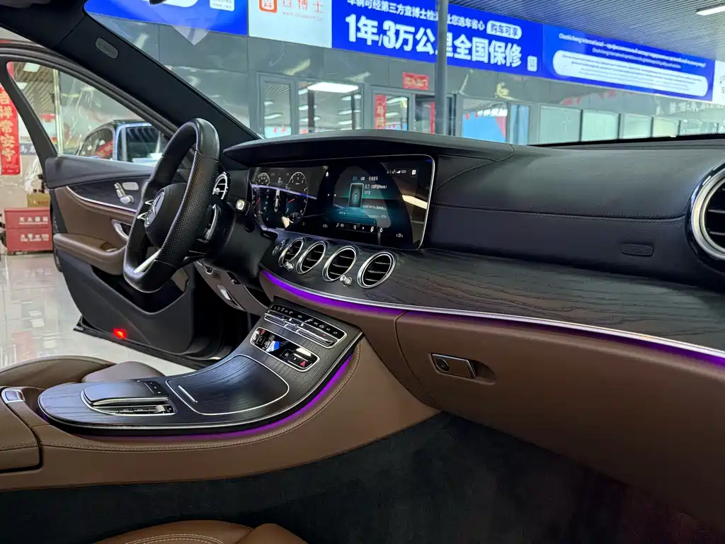 Mercedes-Benz E-Class — миниатюра 9