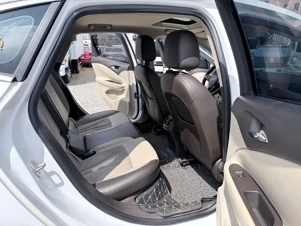 Buick Verano — миниатюра 12